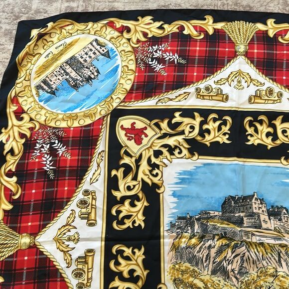 Edinburgh Castle, Red and Gold Castle Print Scarf art of the scarf,tie rack - Picture 3 of 7